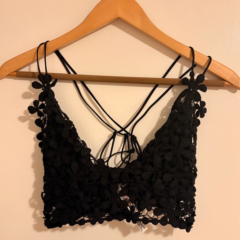 FREE PEOPLE | Black floral daisy lace bralette | Sz XS